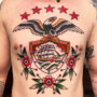 Tatuagem Old School em Santo André: O Clássico Estilo com Cores Vibrantes e Traços Grossos